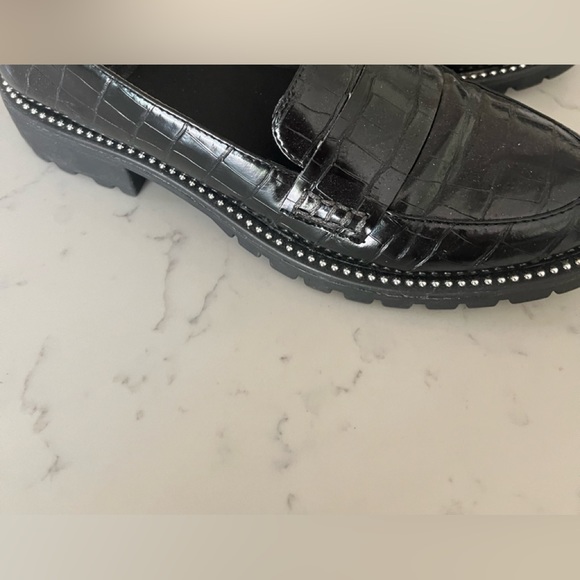 Loafer in Good condition . - Picture 2 of 3